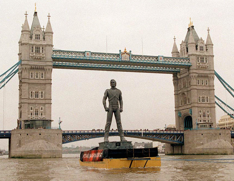 A Michael Jackson statue on the River Thames in London, June 15, 1995